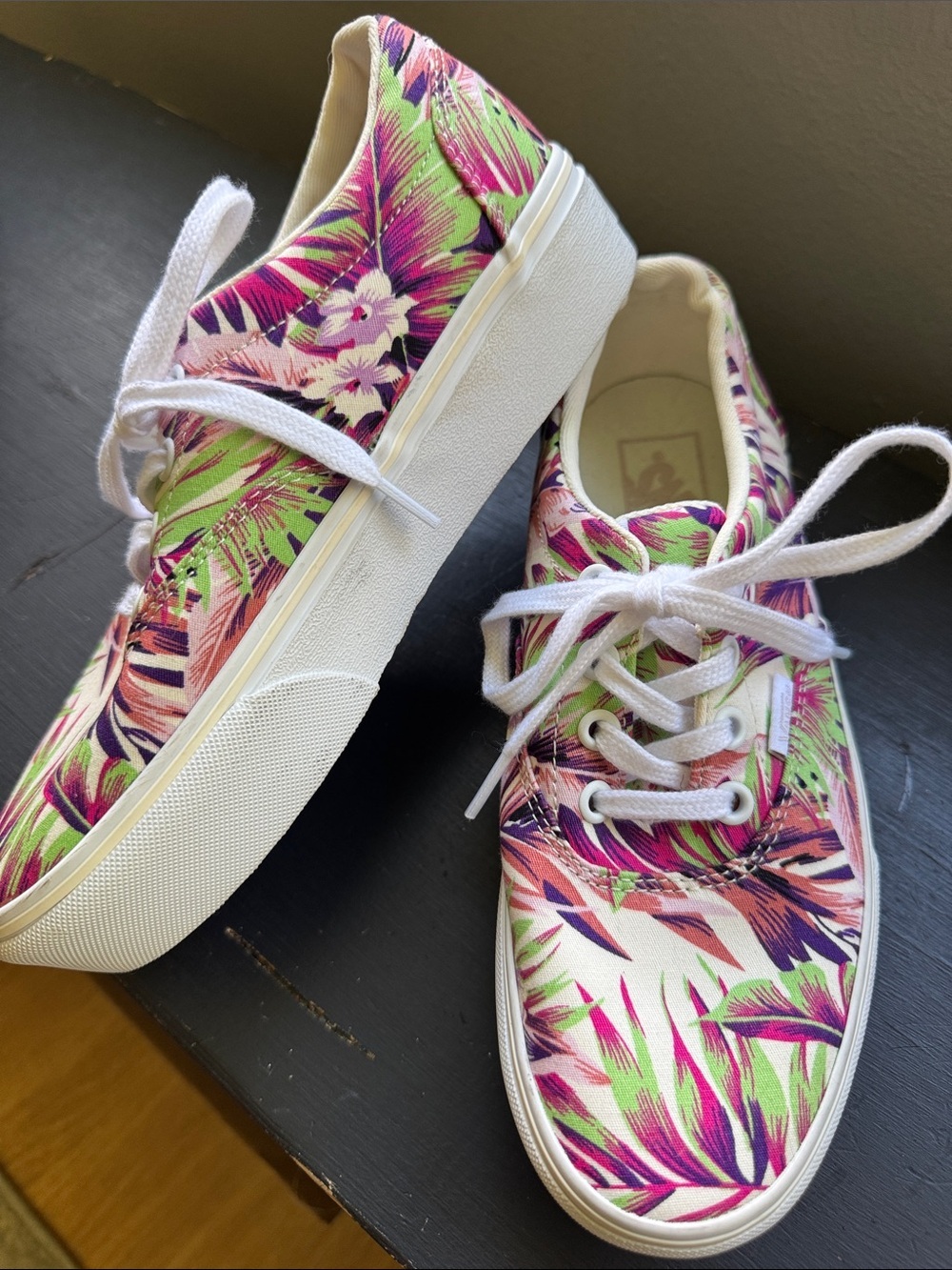 Vans Women's Doheny Platform "Paradise Floral" tropical lace up 6 sneakers